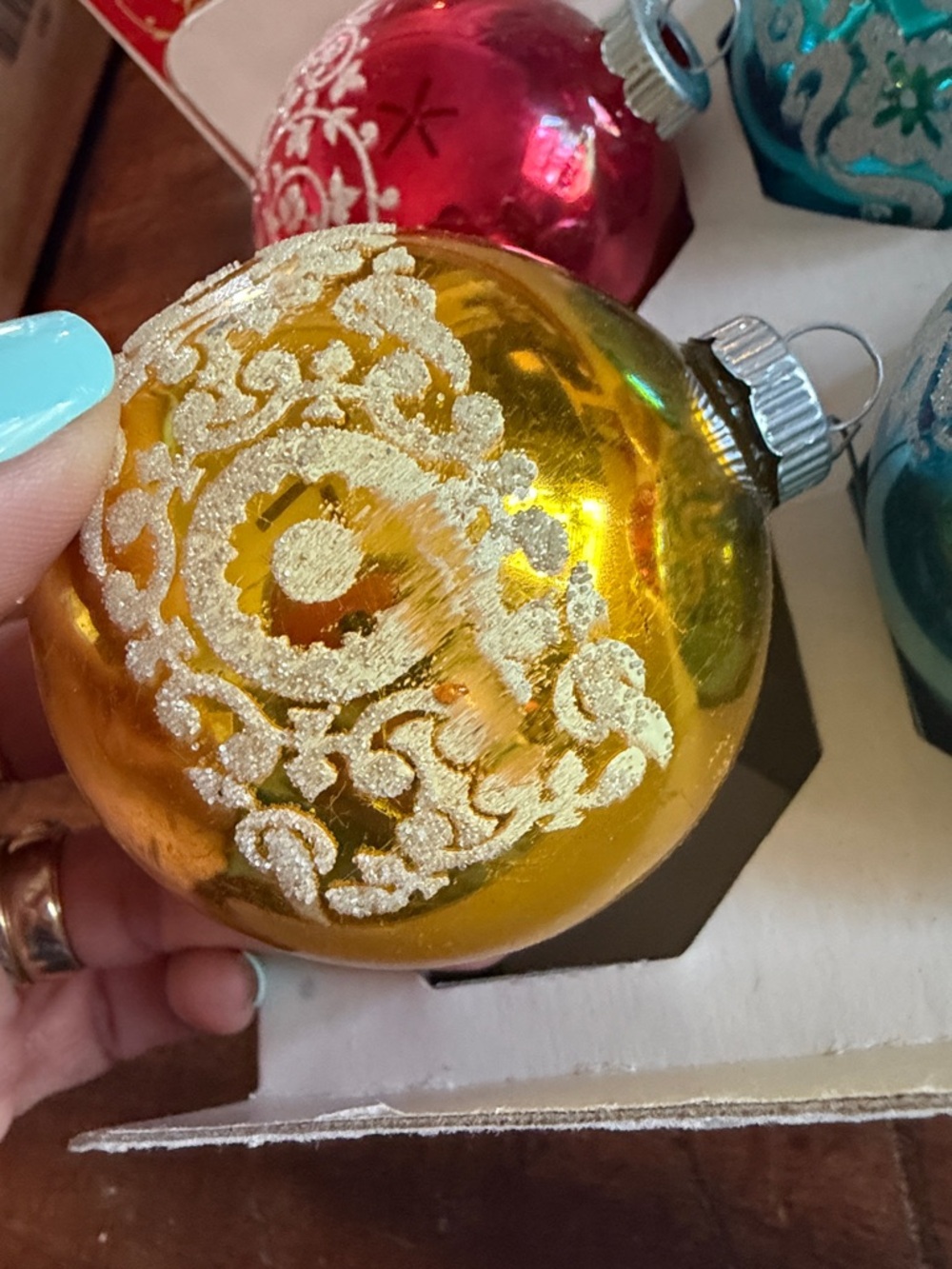 Set of 6 Vintage Shiny Brite Stencil Glitter Glass Christmas Ornaments in Box - Picture 10 of 10